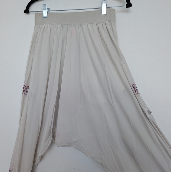 Free People Movement Harem Jogger Pants Tribal Print Applique Hippie Sz XS - Picture 4 of 16